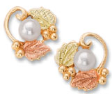 Landstroms pearl earrings