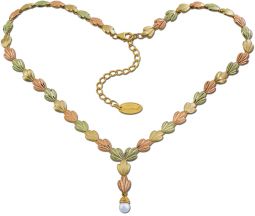 Landstroms pearl necklace